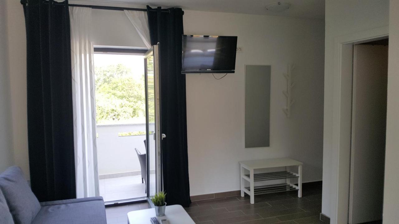 Apartments Artemis Башка Екстер'єр фото